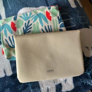Ipsy Cream Textured Cosmetic Bag with Tropical Print Pouch